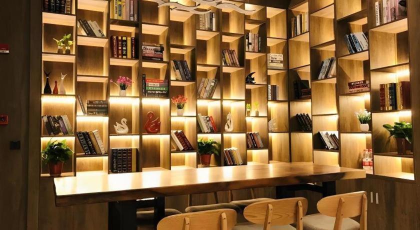Gya Changzhou Wujin District Hutang New Era Furniture Plaza Hotel Extérieur photo